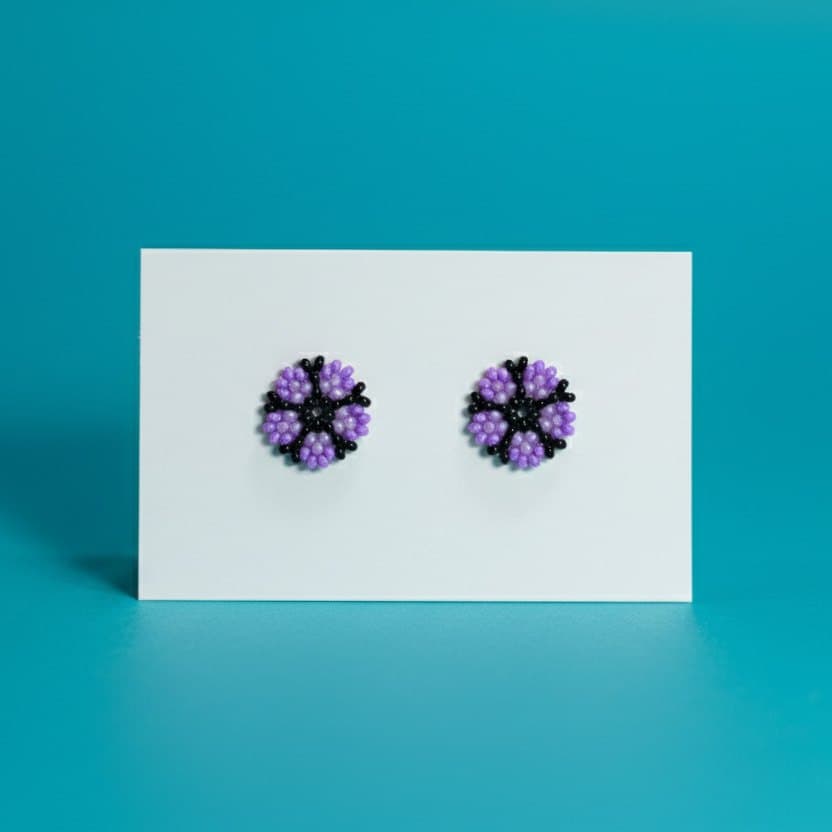 Round Studs 17
