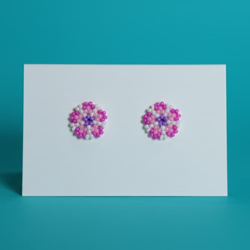 Round Studs 23