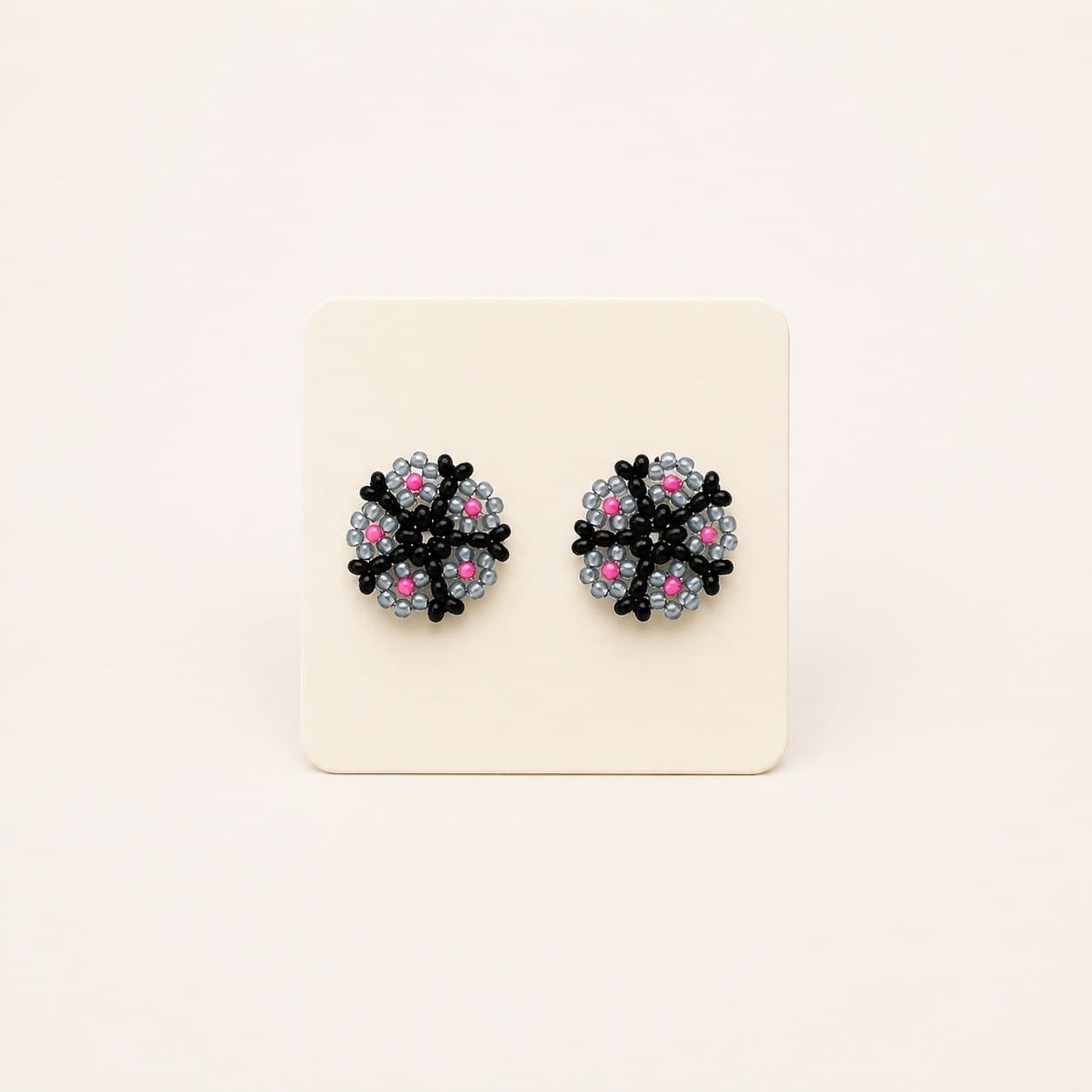 Round Studs 8