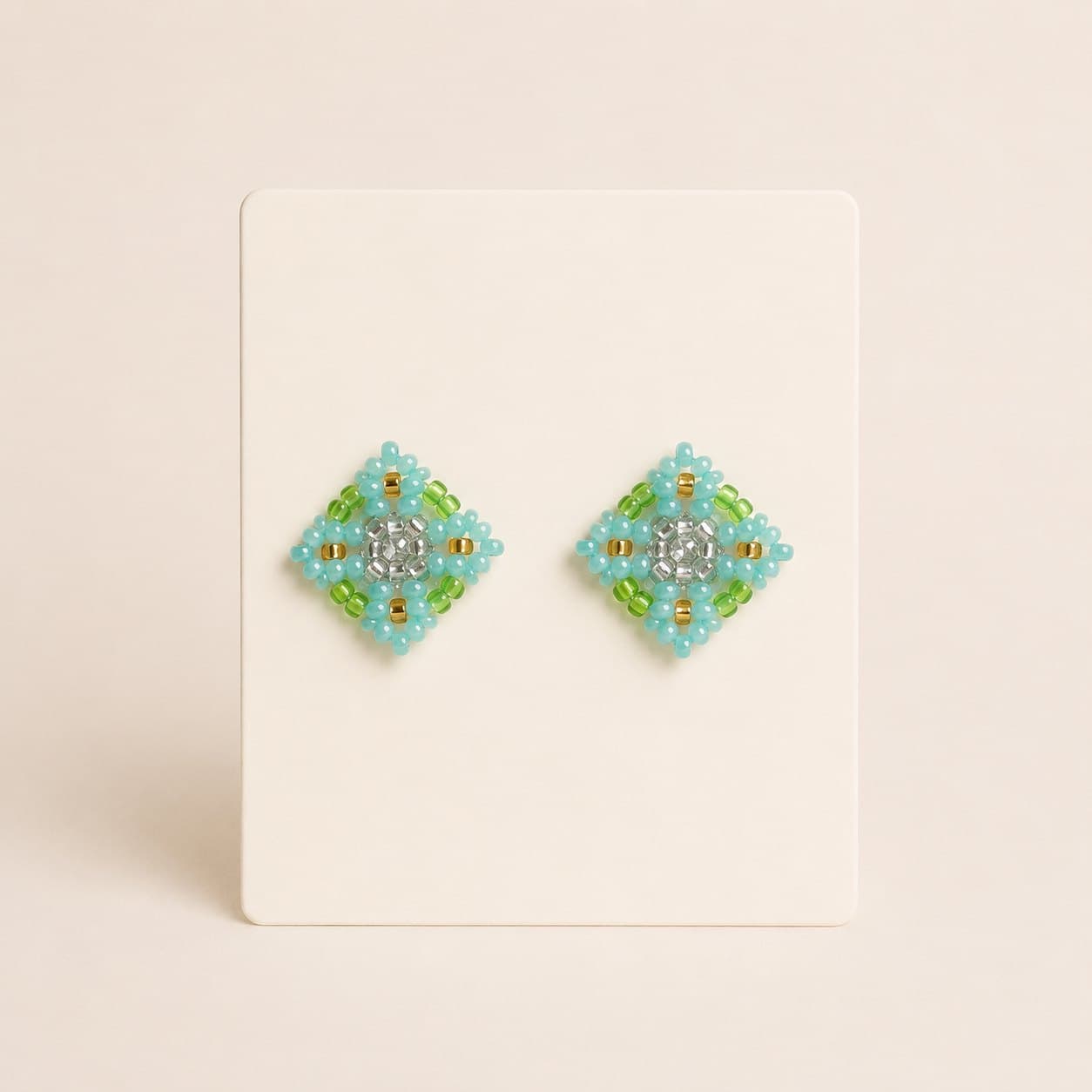Square Studs 32