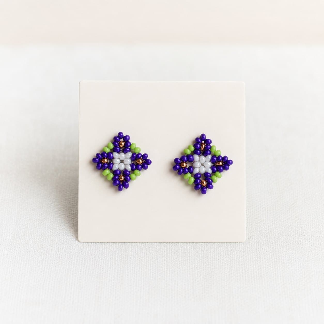 Square Studs 40
